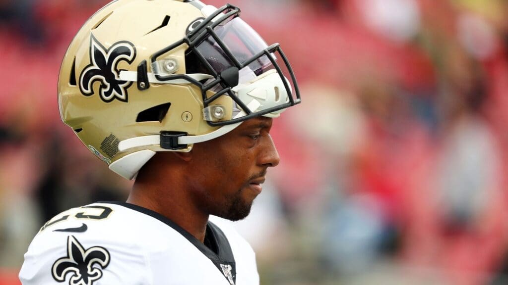 Nov 17, 2019; Tampa, FL, USA; New Orleans Saints cornerback Eli Apple (25) works out prior to the game at Raymond James Stadium.