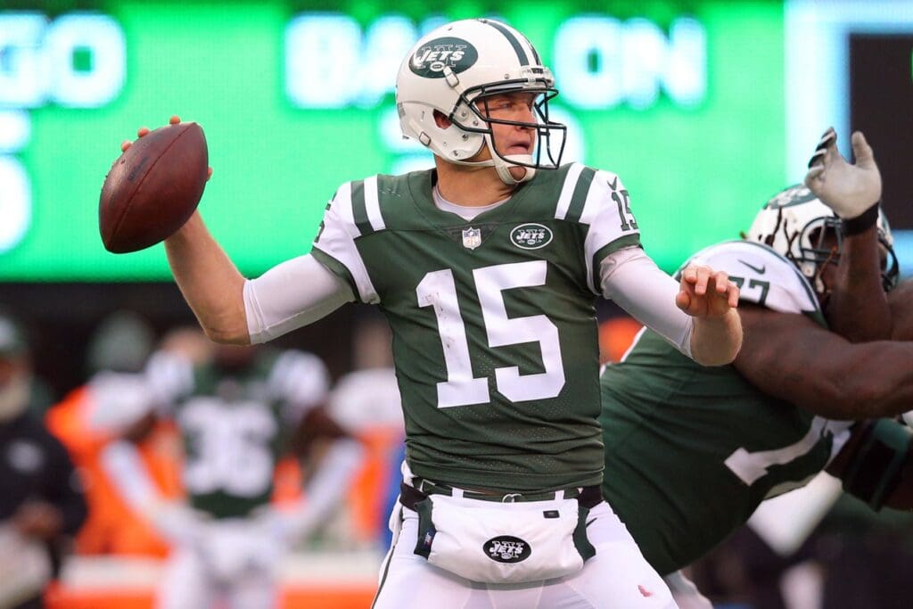 Dec 3, 2017; East Rutherford, NJ, USA; New York Jets quarterback Josh McCown (15) throws a pass against the Kansas City Chiefs during the second quarter at MetLife Stadium.