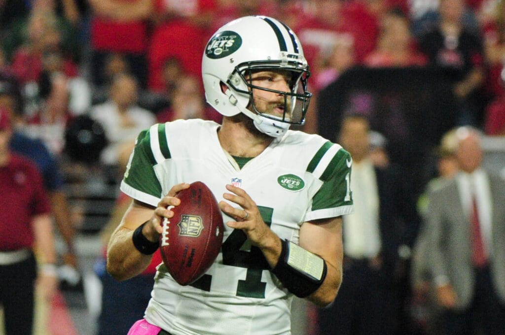 Oct 17, 2016; Glendale, AZ, USA; New York Jets quarterback Ryan Fitzpatrick (14) looks to pass during the first half against the Arizona Cardinals at University of Phoenix Stadium.
