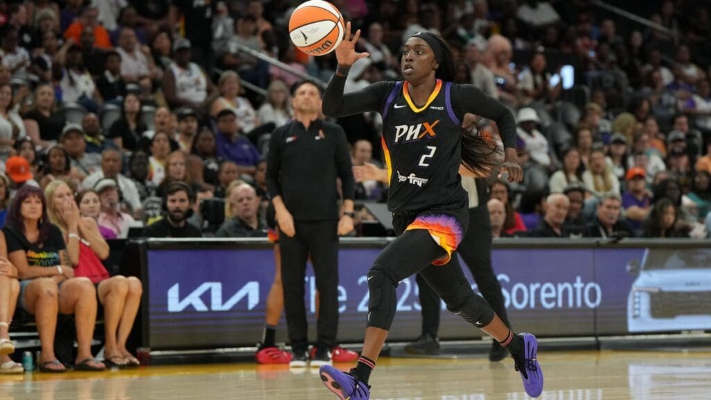 Jun 29, 2025; Phoenix, Arizona, USA; Phoenix Mercury guard Kahleah Copper (2) scores against the Las Vegas Aces in the second half at Footprint Center.