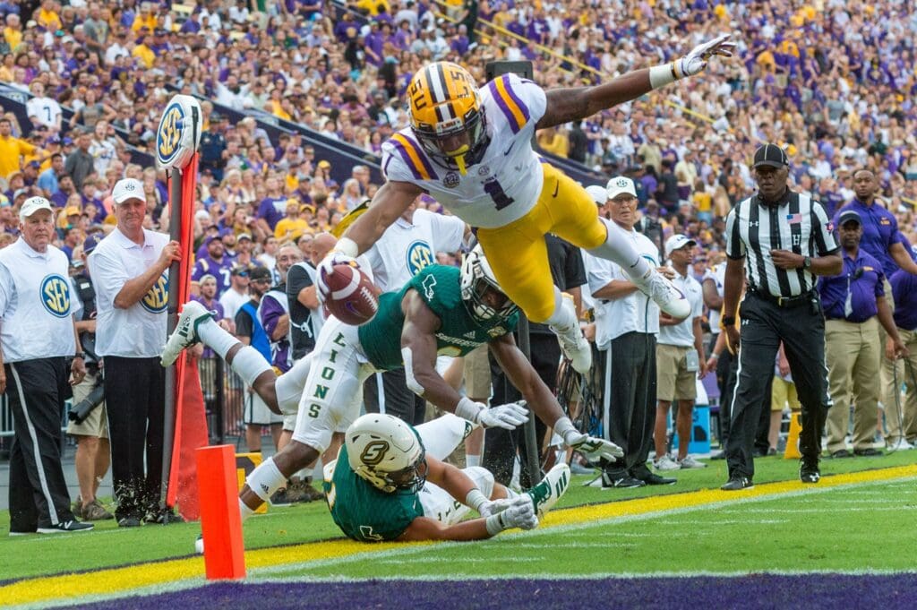 Tigers wide receiver Ja'Marr Chase dives into the endzone to score as The LSU Tigers take on Southeastern Louisiana Lions. Saturday, Sept. 8, 2018. 636720794897566250-LSU.SE.LA.football.09.08.18-0107.jpg