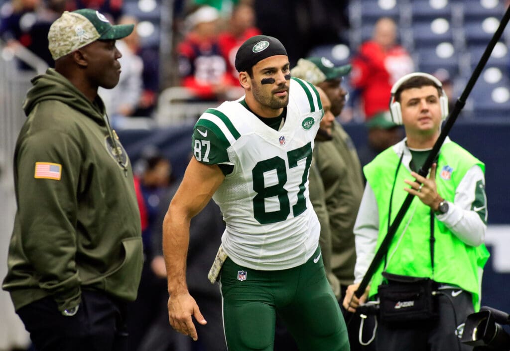 Nov 22, 2015; Houston, TX, USA; New York Jets wide receiver Eric Decker (87) warms up prior to a game against the Houston Texans at NRG Stadium. Houston won 24-17. Mandatory Credit: Ray Carlin-USA TODAY Sports