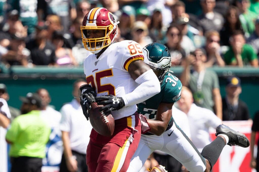 Sep 8, 2019; Philadelphia, PA, USA; Washington Redskins tight end Vernon Davis (85) scores a touchdown past Philadelphia Eagles cornerback Rasul Douglas (32) during the first quarter at Lincoln Financial Field. 