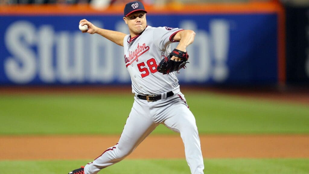 Jul 8, 2016; New York City, NY, USA; Washington Nationals relief pitcher Jonathan Papelbon (58) pitches against the New York Mets during the ninth inning at Citi Field. 