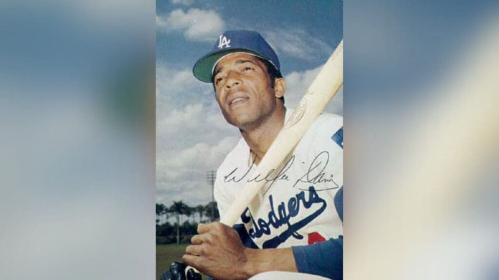 A baseball card of Willie Davis from the 1971 Ticketron Los Angeles Dodgers set.