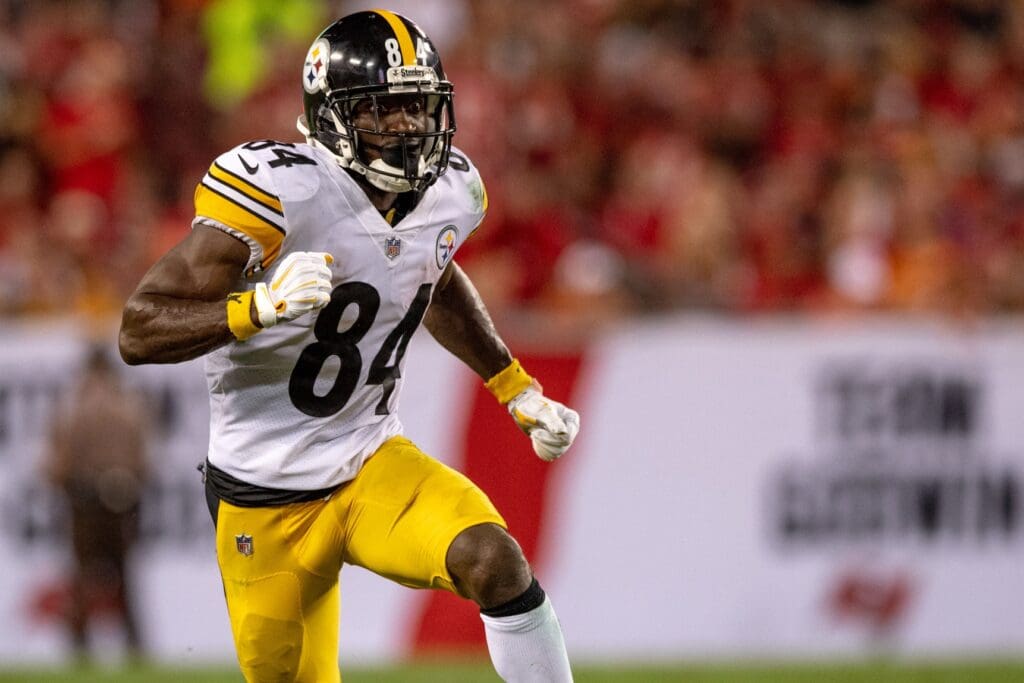 Sep 24, 2018; Tampa, FL, USA; Pittsburgh Steelers wide receiver Antonio Brown (84) runs a route during the first half against the Tampa Bay Buccaneers at Raymond James Stadium.