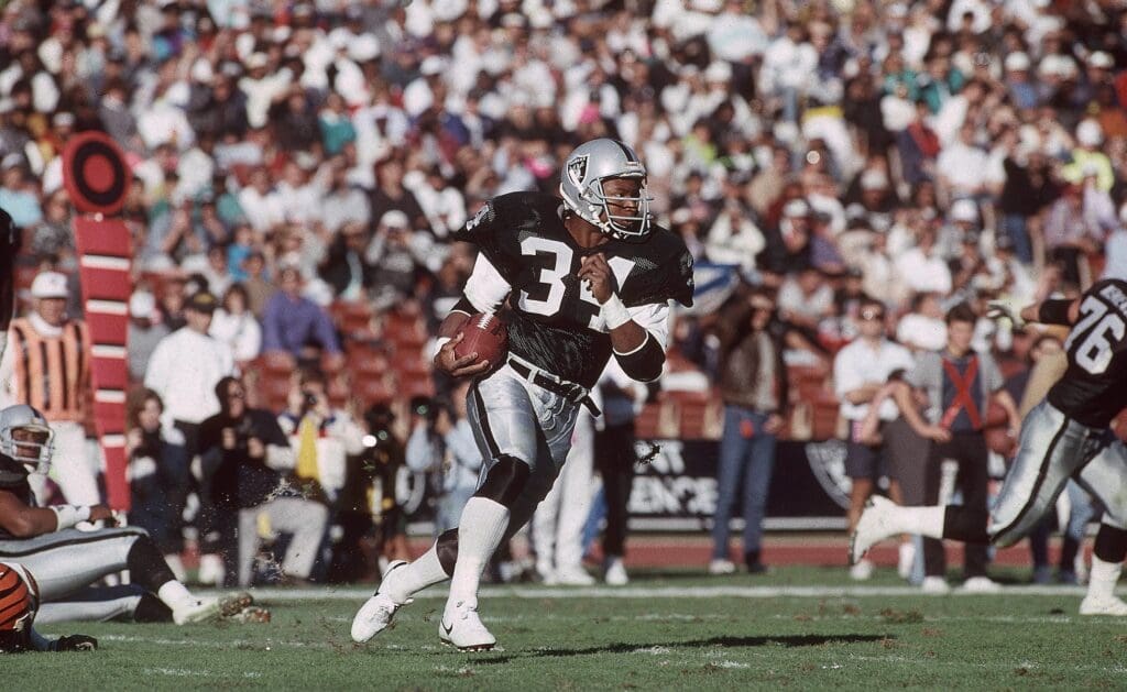 Dec 16, 1990; Los Angeles, CA, USA; FILE PHOTO; Los Angeles Raiders running back Bo Jackson (34) in action against the Cincinnati Bengals at Los Angeles Memorial Coliseum. 