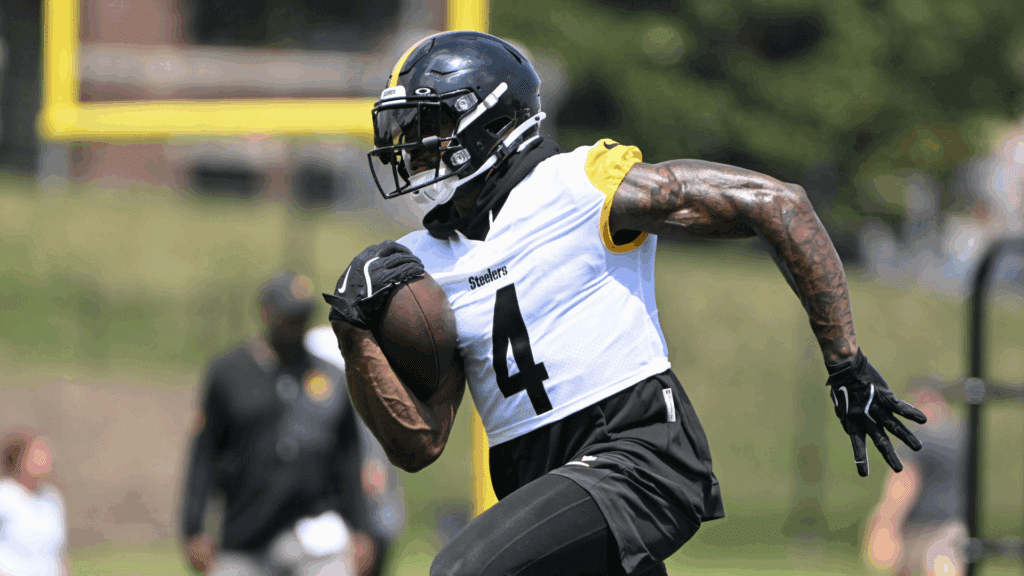 Jul 25, 2025; Pittsburgh, PA, USA; Pittsburgh Steelers wide receiver DK Metcalf (4) participates in drills during training camp at Saint Vincent College